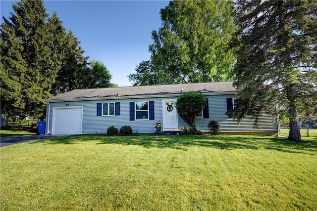 85 Campfire Rd N, Henrietta, NY 14467 - ranch-style home featuring an attached garage, driveway, and a front yard