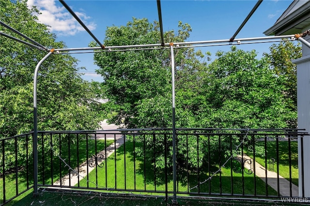 335 S Cayuga Rd Unit B, Amherst, NY 14221 - view of balcony