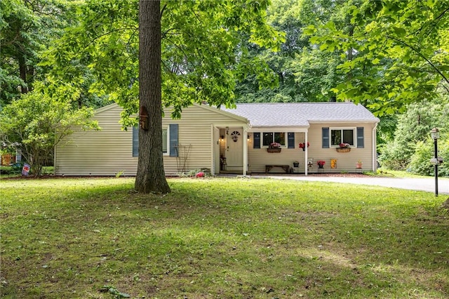 28 Crossfield Rd, Perinton, NY 14450 - single story home featuring a front yard
