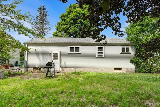44 Deuro Dr, Niagara Falls, NY 14304 - rear view of house