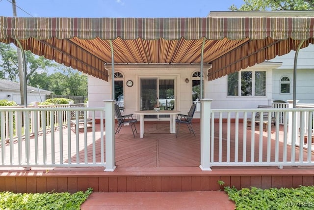 1581 N Forest Rd, Amherst, NY 14221 - view of deck