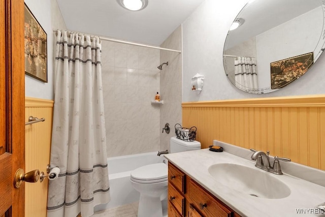1581 N Forest Rd, Amherst, NY 14221 - full bathroom featuring wainscoting, shower / tub combo, and vanity