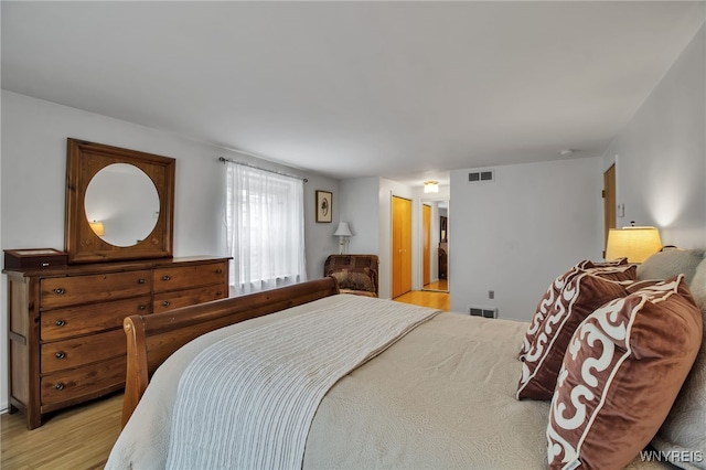 204 Belvoir Rd, Amherst, NY 14221 - bedroom featuring light wood-style floors