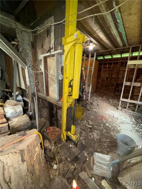 4050 Elmcrest Rd, Salina, NY 13090 - view of miscellaneous room
