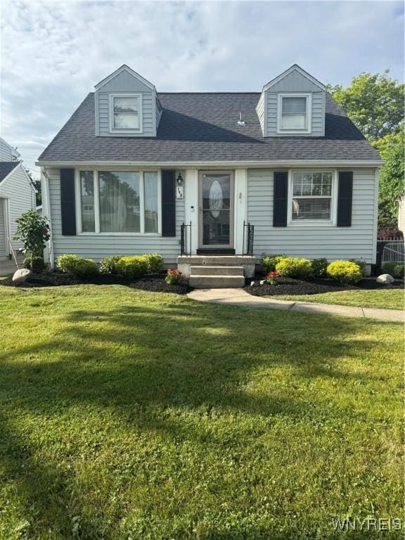 149 Wrexham Ct S, Tonawanda, NY 14150 - view of front facade with a front yard and a shingled roof