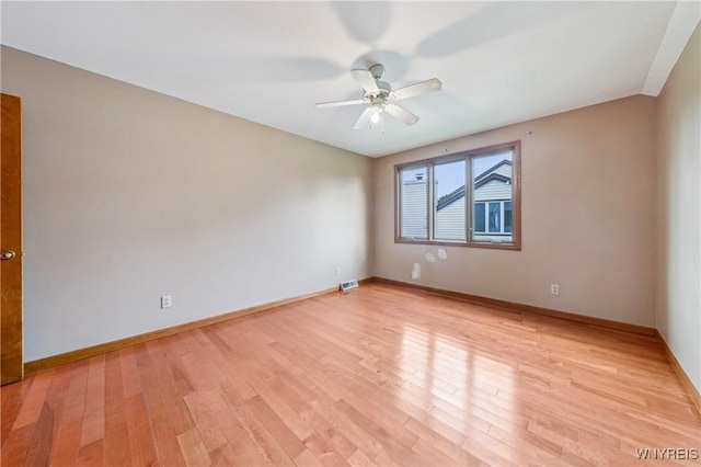 100 Hunt Club Cir, Amherst, NY 14051 - unfurnished room featuring a ceiling fan and light wood-style flooring