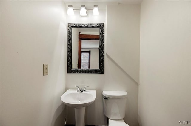117 Prospect St, Lenox, NY 13032 - half bathroom with toilet
