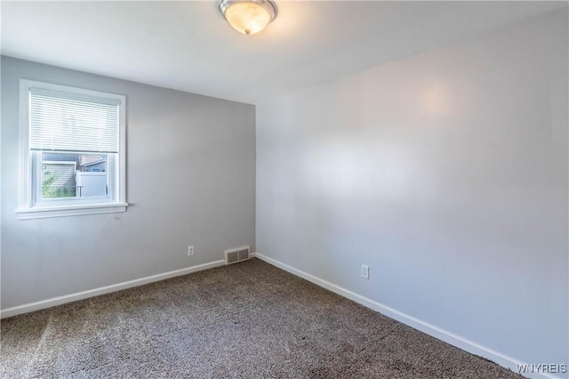 686 Harrison Ave, Tonawanda, NY 14223 - empty room featuring carpet flooring and baseboards