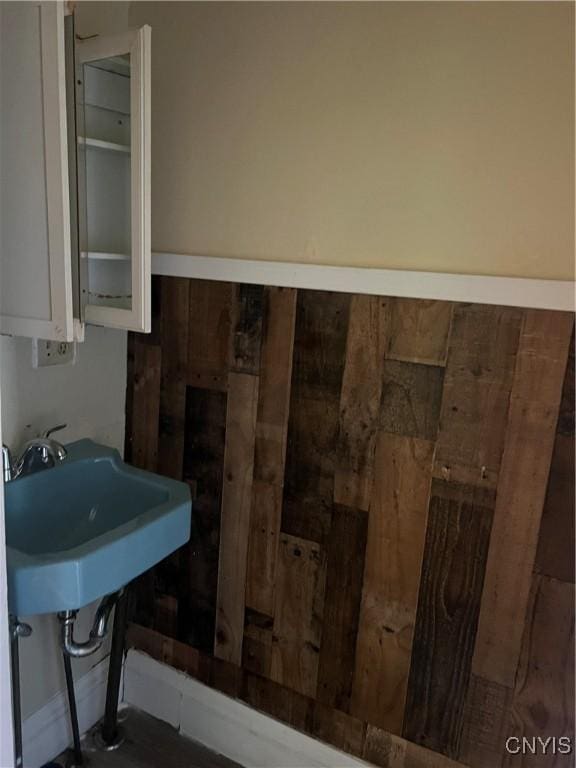 322 N Beech St, Syracuse, NY 13203 - bathroom with a sink