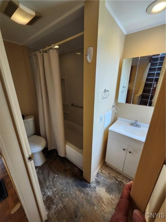 114 Stevens Pl, Syracuse, NY 13210 - full bathroom featuring vanity, shower / bath combo with shower curtain, and crown molding