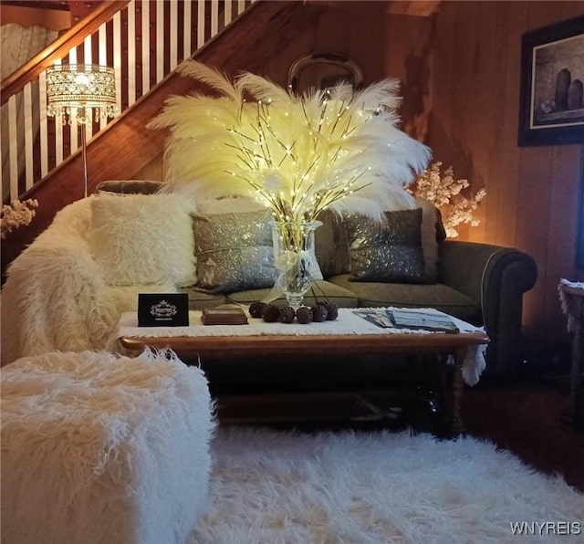 41 N Franklin St, New Albion, NY 14719 - detailed view of wood walls