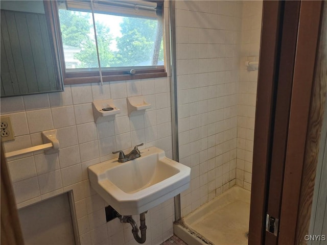 313 W 3rd St S, Fulton, NY 13069 - bathroom featuring a shower stall
