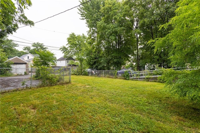 72 Weld St, Rochester, NY 14605 - view of yard