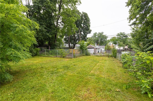 72 Weld St, Rochester, NY 14605 - view of yard