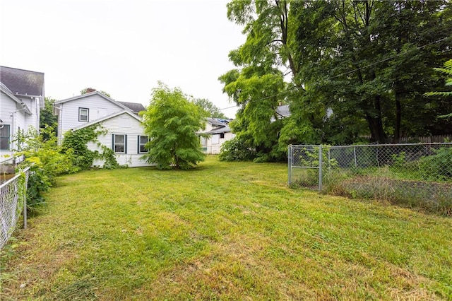 72 Weld St, Rochester, NY 14605 - view of yard