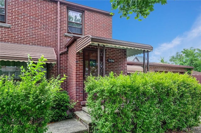 2104 Walnut Ave, Niagara Falls, NY 14301 - entrance to property with brick siding