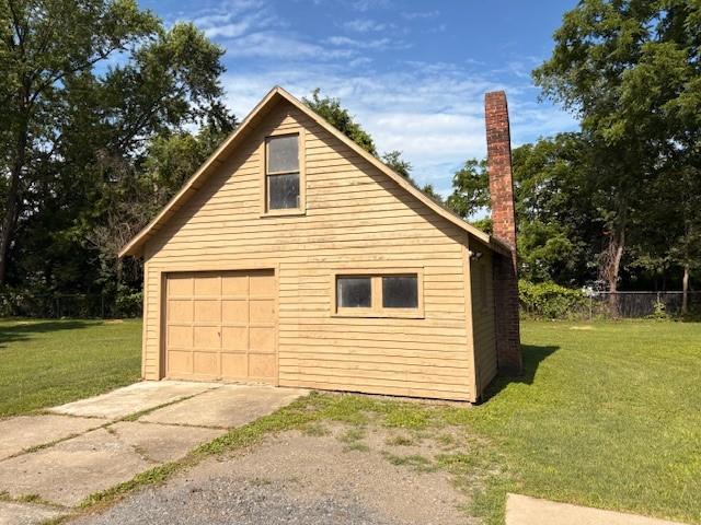 19 California Ave, Horseheads, NY 14903 - detached garage featuring driveway