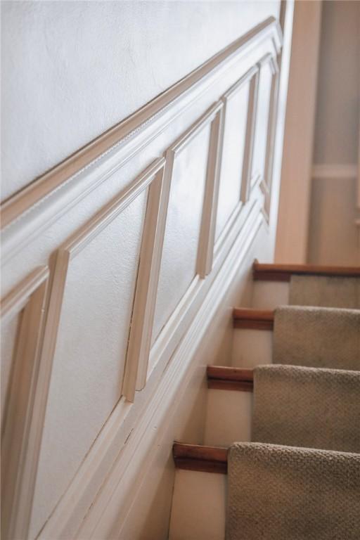 459 W Water St, Elmira City, NY 14905 - view of stairway