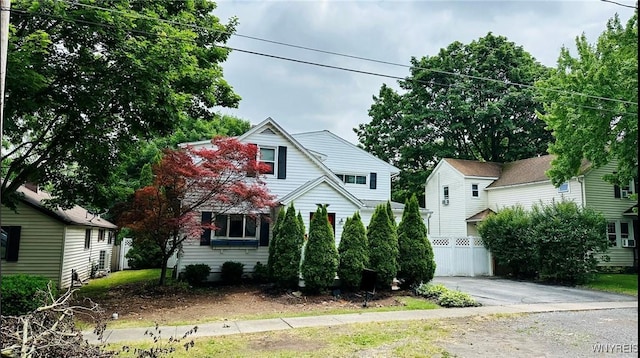 350 S 2nd St, Lewiston, NY 14092 - view of front facade with driveway
