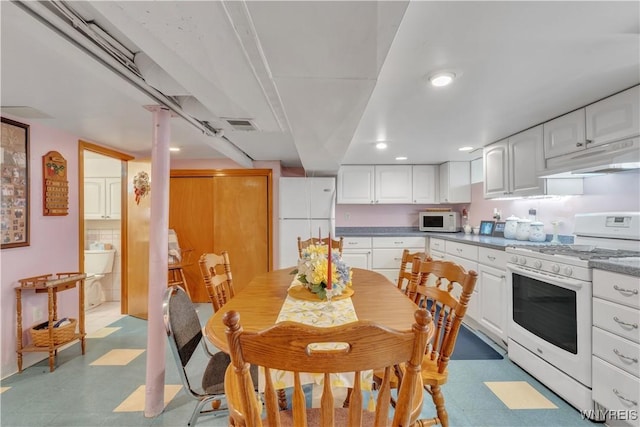 2482 Grand Ave, Niagara Falls, NY 14301 - dining space featuring light flooring and recessed lighting
