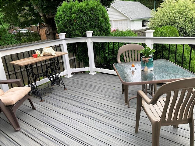74 Cleveland Ave, Elmira, NY 14905 - deck with outdoor dining area