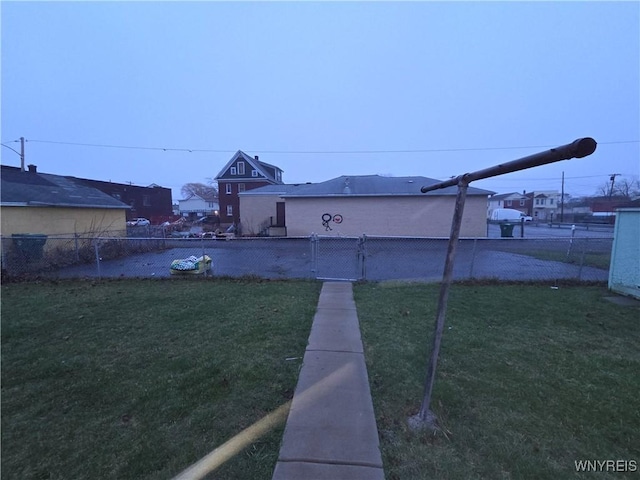 465 18th St, Niagara Falls, NY 14303 - view of fenced yard