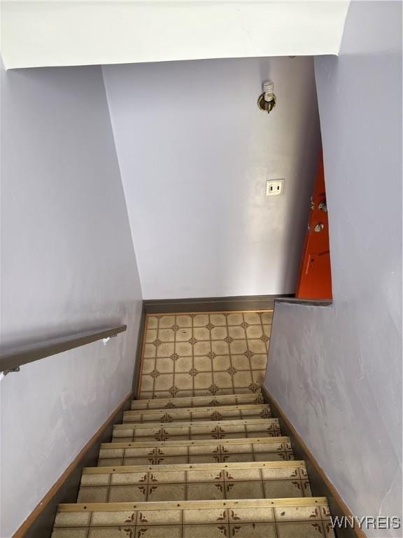 129 Philadelphia St, Buffalo, NY 14207 - stairs with baseboards