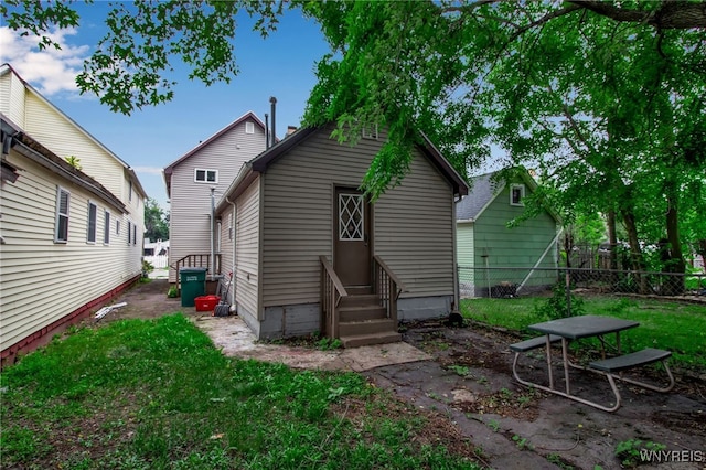 74 Bush St, Buffalo, NY 14207 - back of house with entry steps