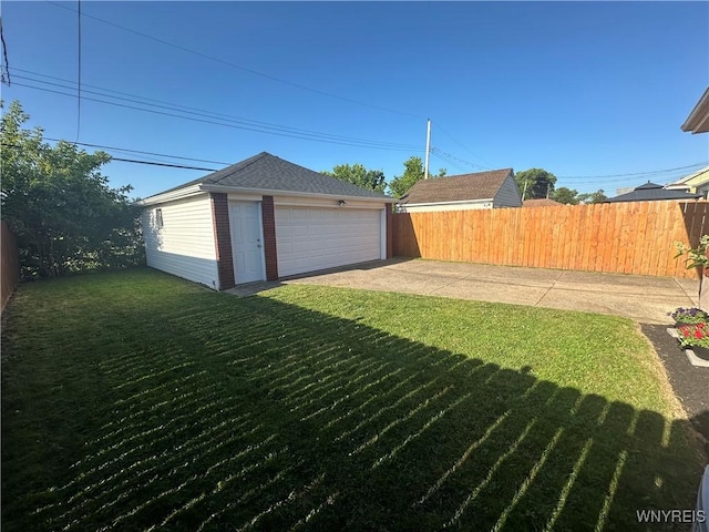 207 Waverly Ave, Tonawanda, NY 14217 - view of yard with an outbuilding and a detached garage