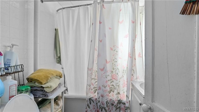 166 Elk St, Buffalo, NY 14210 - full bathroom featuring shower / tub combo