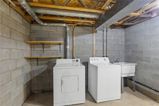 8493 Bubbling Springs Dr, Clay, NY 13027 - laundry area featuring independent washer and dryer