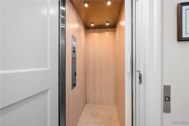 176 Rivermist Dr, Buffalo, NY 14202 - elevator