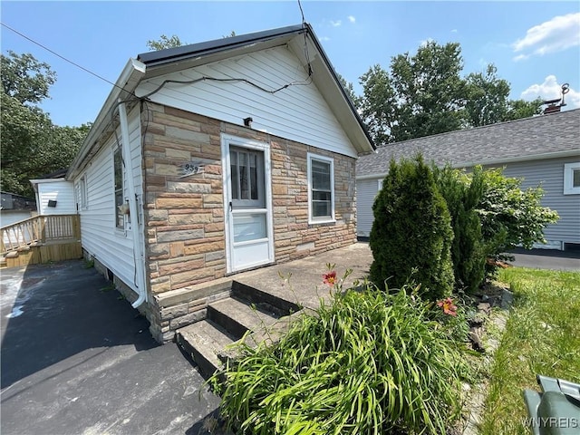 959 Erie Ave, North Tonawanda, NY 14120 - photo 1