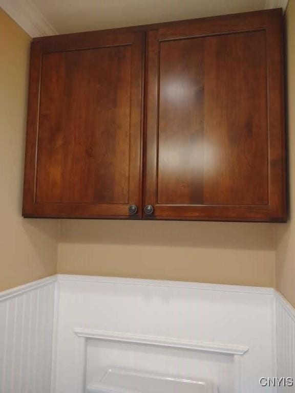 7408 Rome Oriskany Rd, Rome, NY 13440 - detailed view of wainscoting and a decorative wall