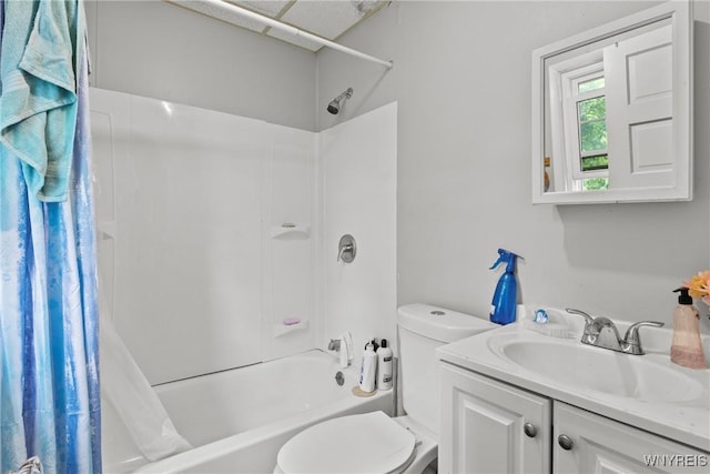 1810 Niagara St, Niagara Falls, NY 14303 - full bathroom with shower / bath combo with shower curtain and vanity