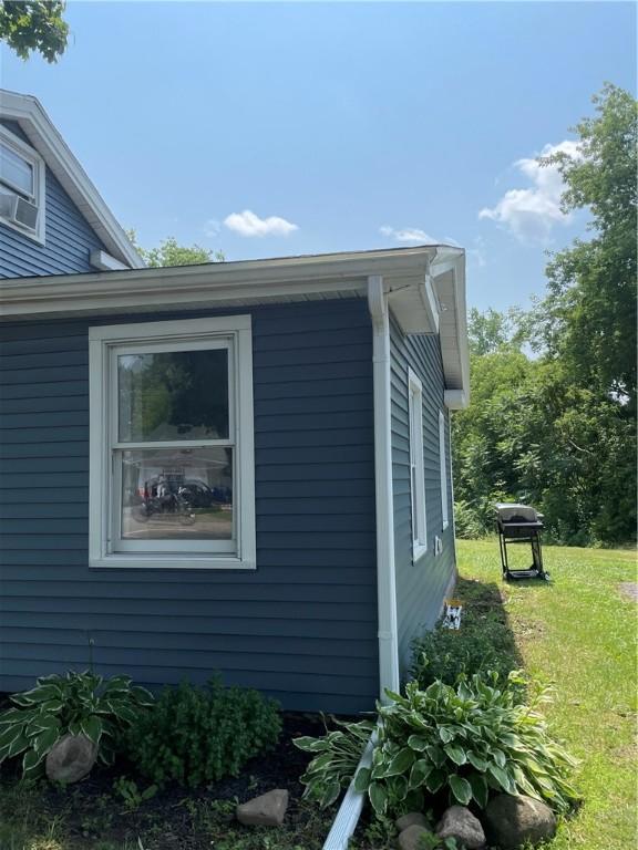16562 Ridge Rd, Murray, NY 14470 - view of property exterior with a yard