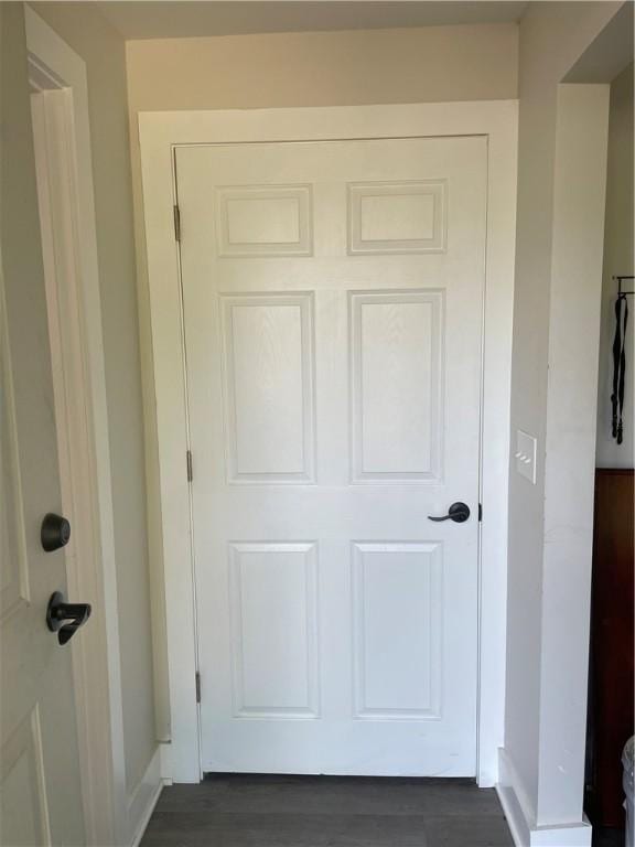 16562 Ridge Rd, Murray, NY 14470 - detailed view of baseboards and wood finished floors