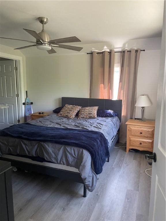 16562 Ridge Rd, Murray, NY 14470 - bedroom featuring wood finished floors and a ceiling fan