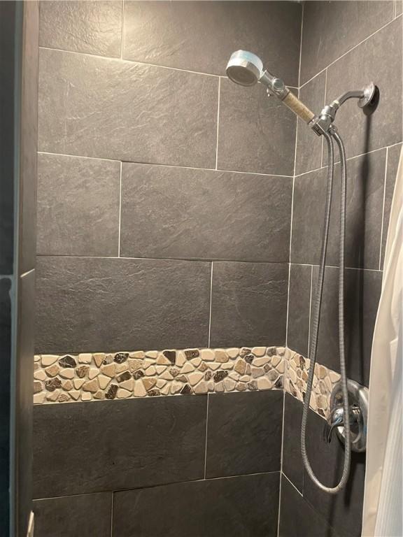 16562 Ridge Rd, Murray, NY 14470 - bathroom view of tiled shower