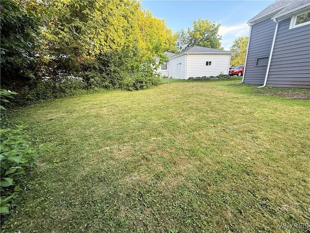 2656 Oakwood Ave, Hamburg, NY 14075 - view of green lawn