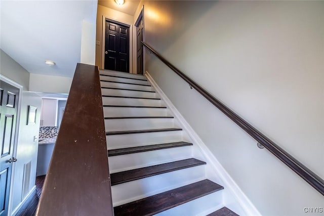 110 Clark Cir, Lenox, NY 13032 - view of staircase