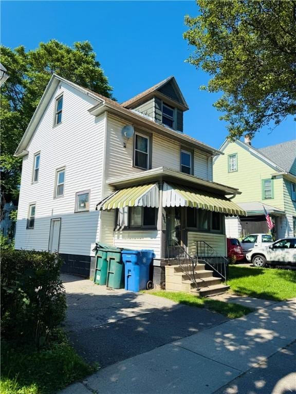 256 Durnan St, Rochester, NY 14621 - view of american foursquare style home