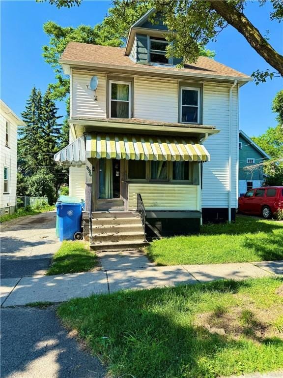 256 Durnan St, Rochester, NY 14621 - american foursquare style home featuring entry steps