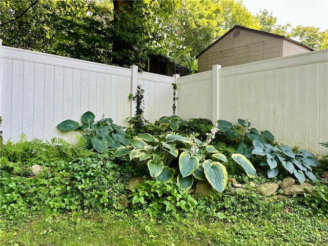 520 Seneca St, Fulton, NY 13069 - view of yard