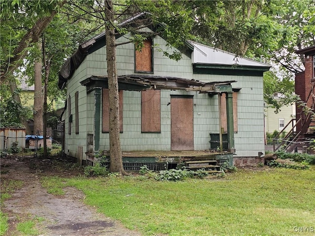 717 Oswego St, Utica, NY 13502 - rear view of property