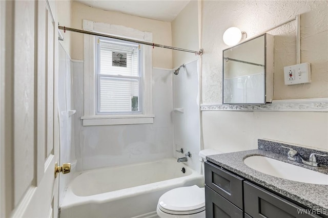 76 Chester St, Buffalo, NY 14208 - full bath featuring vanity and washtub / shower combination