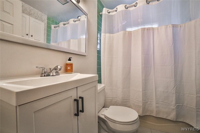 112 Nokomis Pkwy, Cheektowaga, NY 14225 - full bath with vanity, tile patterned floors, and shower / bath combo