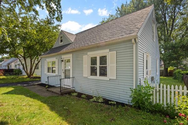 95 Ridgemar Rd, Greece, NY 14615 - view of front of house featuring a shingled roof