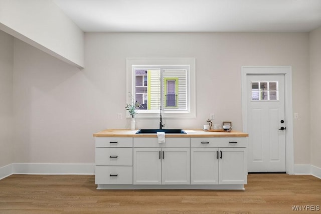 145 14th St, Buffalo, NY 14213 - detailed view of wood finished floors