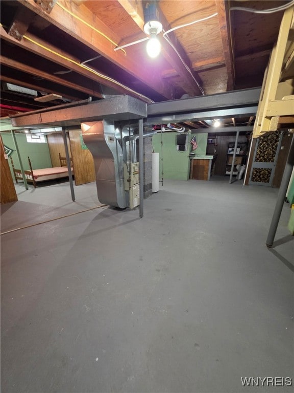 24 Wenonah, Tonawanda, NY 14150 - unfinished below grade area with heating unit and gas water heater
